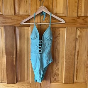 NWOT - never worn. Cupshe Green one piece.